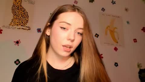 Snapshot of thisisamelia chatting on October 5, 2025, 4:27 pm Amelia shows on mondays fridays and sundays if anything changes im giving updates on my fansly online show from October 5, 2025, 4:27 pm