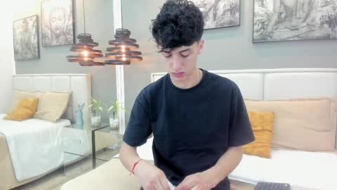 Thom online show from April 10, 2026, 11:15 am