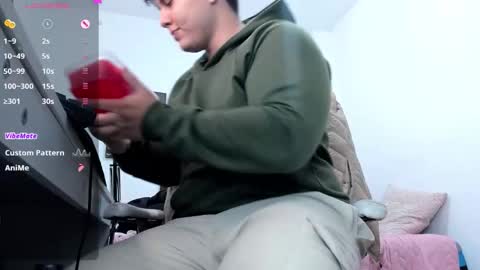 Snapshot of thom_ohtani chatting on October 19, 2025, 1:39 am thom_ohtani online show from October 19, 2025, 1:39 am