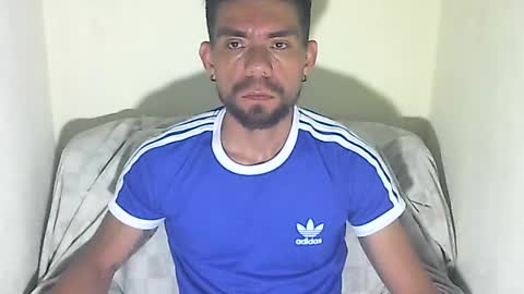 Snapshot of thomas2wood chatting on July 1, 2026, 11:37 pm Thomas2Wood online show from July 1, 2026, 11:37 pm