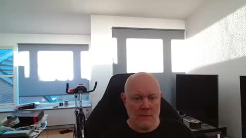 thomas315627 online show from April 24, 2026, 4:48 am