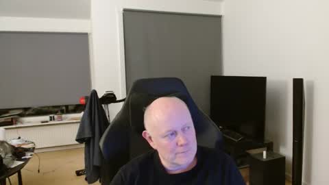 thomas315627 online show from May 6, 2026, 9:31 pm