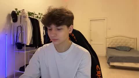 Snapshot of thomas617826 chatting on November 17, 2025, 3:40 pm Thomas Hill online show from November 17, 2025, 3:40 pm