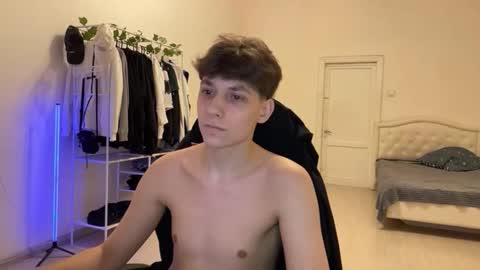 Snapshot of thomas617826 chatting on December 3, 2025, 8:40 pm Thomas Hill online show from December 3, 2025, 8:40 pm