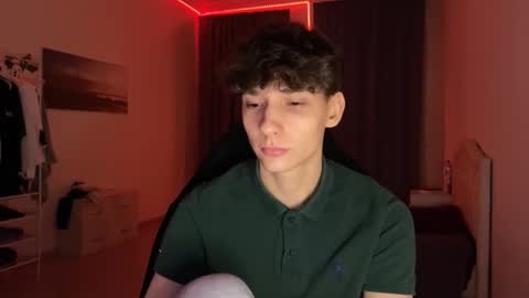 Snapshot of thomas617826 chatting on March 15, 2026, 8:37 pm Thomas Hill online show from March 15, 2026, 8:37 pm