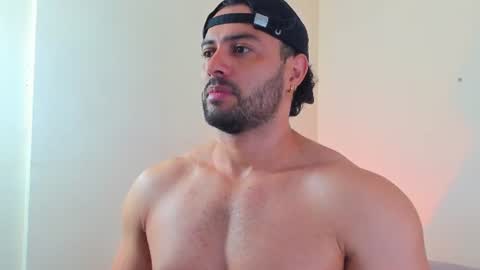 Snapshot of thomas_brandon chatting on August 7, 2026, 8:27 am Thomas Brandon online show from August 7, 2026, 8:27 am