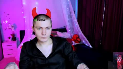 thomas_crow online show from February 17, 2026, 8:15 pm