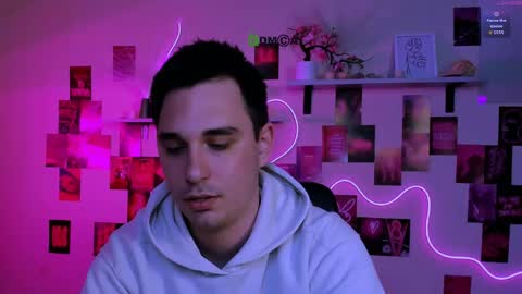 thomas_crow online show from April 21, 2026, 1:42 am