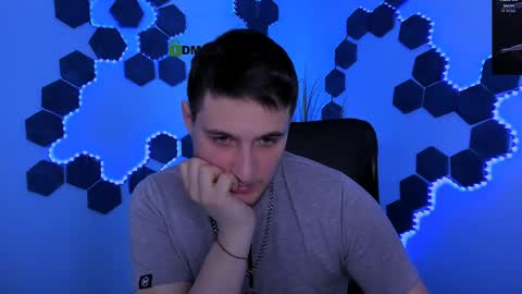 thomas_crow online show from April 26, 2026, 9:12 pm