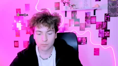 thomas_crow online show from May 1, 2026, 6:56 pm