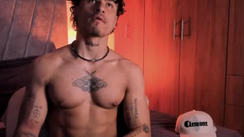 Snapshot of thomas_fit1 chatting on September 21, 2025, 11:39 pm Thomas 3  JUST STAY AND BE MY LAST LOVE online show from September 21, 2025, 11:39 pm