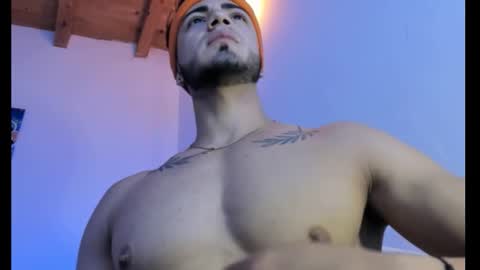 Snapshot of thomas_k7 chatting on October 7, 2025, 1:47 am Thomas online show from October 7, 2025, 1:47 am