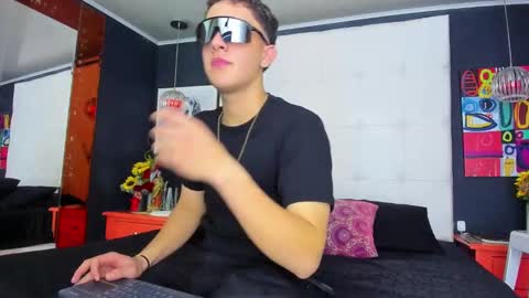 Snapshot of thomas_may4rs chatting on March 12, 2025, 4:30 am ---Thomas--- online show from March 12, 2025, 4:30 am