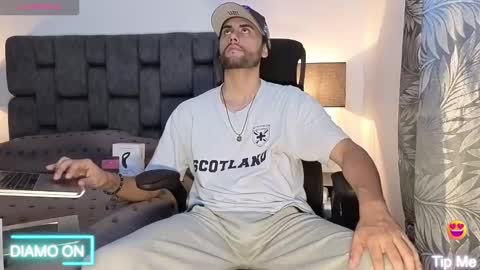 Snapshot of thomas_redcol chatting on October 1, 2025, 4:35 pm Thomas online show from October 1, 2025, 4:35 pm