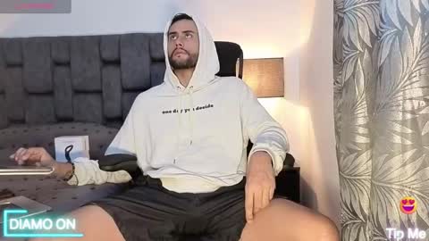 Snapshot of thomas_redcol chatting on October 12, 2025, 5:12 pm Thomas online show from October 12, 2025, 5:12 pm