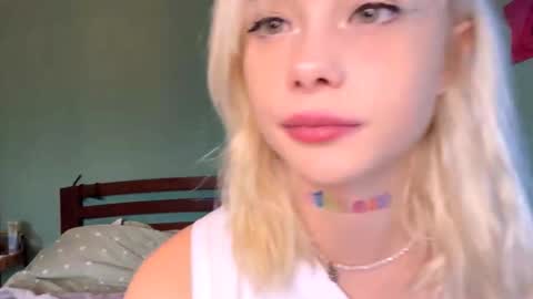 Luna online show from October 30, 2025, 1:56 pm