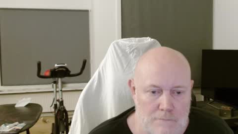 Snapshot of thomash32 chatting on September 9, 2025, 8:52 pm thomash32 online show from September 9, 2025, 8:52 pm