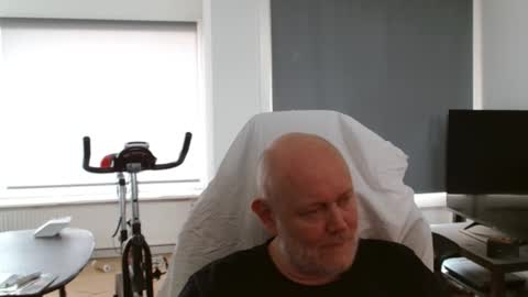 Snapshot of thomash32 chatting on September 10, 2025, 3:12 pm thomash32 online show from September 10, 2025, 3:12 pm