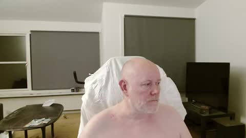Snapshot of thomash32 chatting on September 11, 2025, 10:21 pm thomash32 online show from September 11, 2025, 10:21 pm