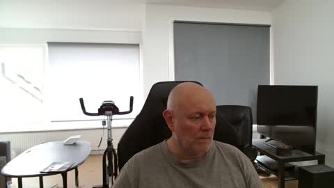 Snapshot of thomash32 chatting on September 19, 2025, 12:17 pm thomash32 online show from September 19, 2025, 12:17 pm