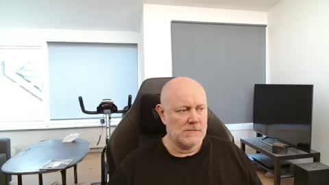 Snapshot of thomash32 chatting on September 24, 2025, 7:33 am thomash32 online show from September 24, 2025, 7:33 am