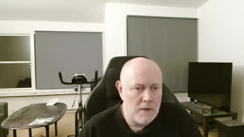 Snapshot of thomash32 chatting on September 24, 2025, 8:45 pm thomash32 online show from September 24, 2025, 8:45 pm