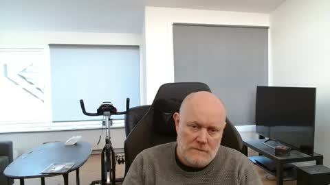 Snapshot of thomash32 chatting on September 29, 2025, 8:08 am thomash32 online show from September 29, 2025, 8:08 am