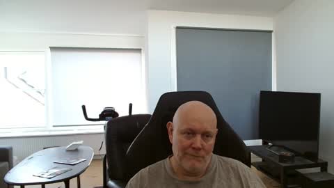 Snapshot of thomash32 chatting on October 12, 2025, 11:20 am thomash32 online show from October 12, 2025, 11:20 am
