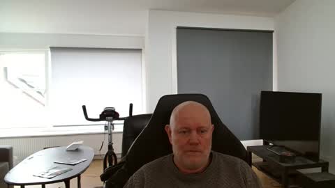 Snapshot of thomash32 chatting on October 15, 2025, 2:50 pm thomash32 online show from October 15, 2025, 2:50 pm
