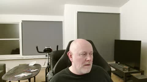 Snapshot of thomash32 chatting on October 16, 2025, 8:54 pm thomash32 online show from October 16, 2025, 8:54 pm