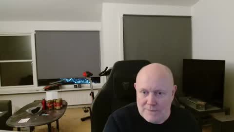 thomash32 online show from December 14, 2025, 6:23 pm