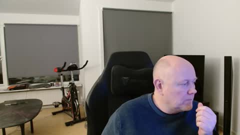 thomash32 online show from February 5, 2026, 6:34 pm