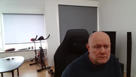 thomash32 online show from February 6, 2026, 12:19 pm