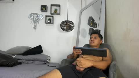 thomasmontero online show from February 7, 2026, 4:27 am