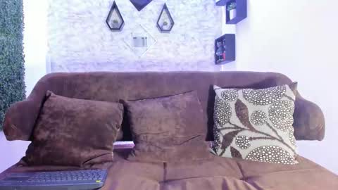 thomass_conor online show from October 2, 2025, 11:17 am