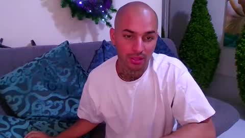 Snapshot of thomassmith2023 chatting on December 14, 2024, 9:13 pm thomas smith online show from December 14, 2024, 9:13 pm
