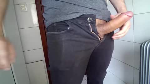 Snapshot of thomaz__ chatting on October 13, 2025, 7:03 pm thomaz__ online show from October 13, 2025, 7:03 pm