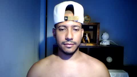 Snapshot of thommerxxx chatting on June 11, 2026, 4:21 am Thom online show from June 11, 2026, 4:21 am