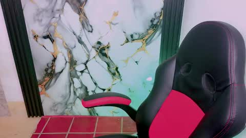 Thomas online show from December 18, 2025, 9:54 pm