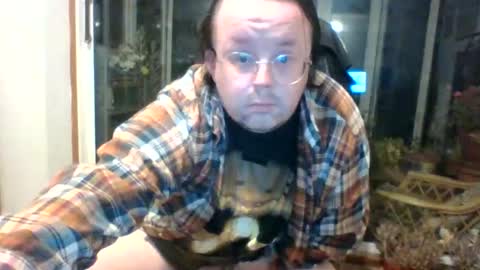 Snapshot of thomsam88 chatting on October 6, 2025, 1:14 am Thomsam88 check out my bio for loads of hot videos mmmmmmmmmm online show from October 6, 2025, 1:14 am