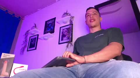 Snapshot of thomsevery_ chatting on January 11, 2025, 3:13 am Thoms Every online show from January 11, 2025, 3:13 am