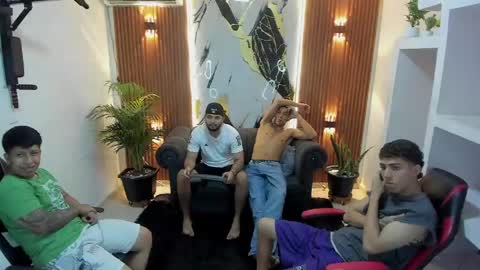 thomson_hot01 online show from May 1, 2026, 5:23 am