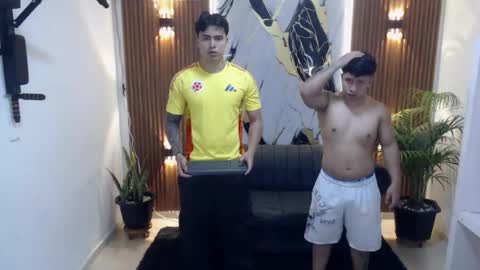 thomson_hot01 online show from May 10, 2026, 5:34 am