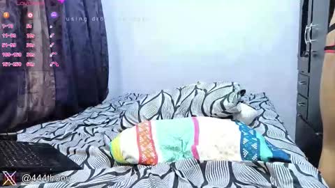 thonyxxx_ online show from September 20, 2025, 5:08 am