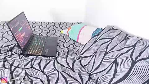 Snapshot of thonyxxx_ chatting on January 14, 2026, 4:40 am thonyxxx_ online show from January 14, 2026, 4:40 am