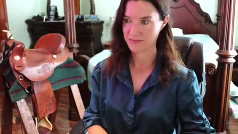 ThornburyRose online show from December 3, 2025, 7:23 pm