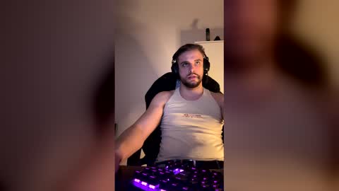 thorodinson03 online show from February 12, 2026, 6:03 pm