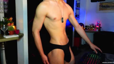   L e a n d e r   25OFF ON MY OF online show from March 14, 2026, 5:18 pm