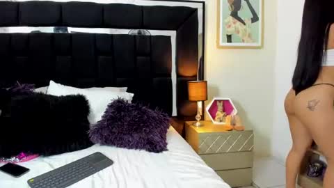 Snapshot of thriana_moon chatting on July 5, 2026, 4:30 am thriana online show from July 5, 2026, 4:30 am