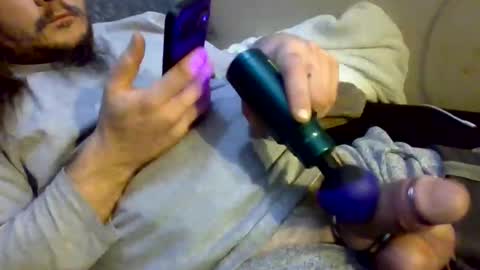 Snapshot of thunder8u42 chatting on October 8, 2025, 12:08 am thunder8u42 online show from October 8, 2025, 12:08 am